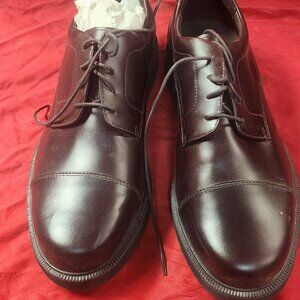 Mens 10W ROCKPORT Clarksdale dress shoe New in the box